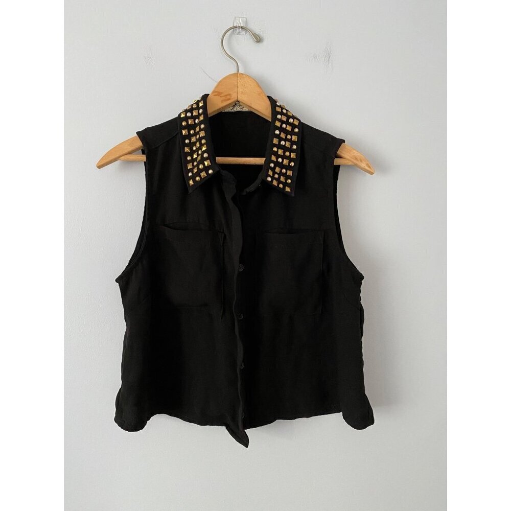 Chloe K Size M Black Sleeveless Button-Up Vest With Gold Studded Collar